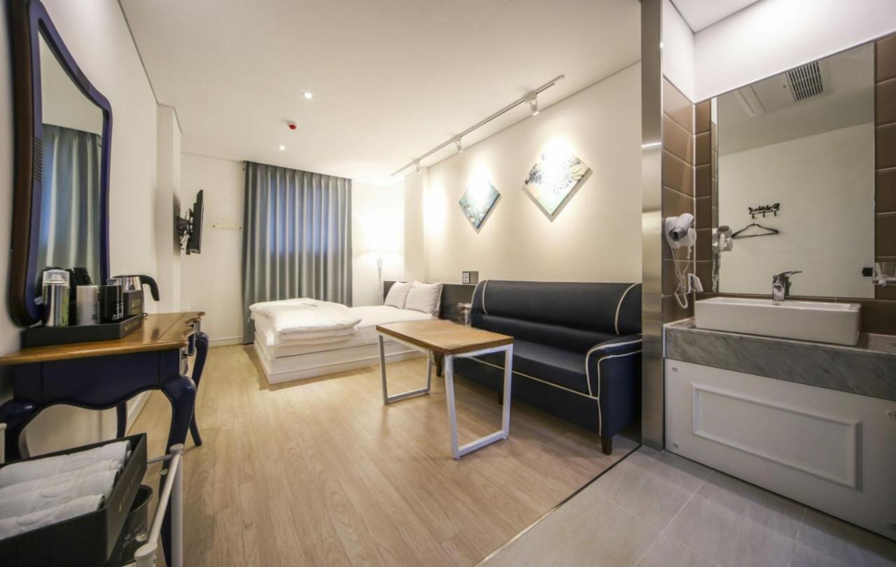 Hotel Insomnia Τεγκού Εξωτερικό φωτογραφία